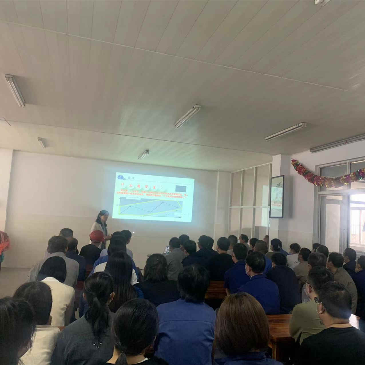 Compania noastră a desfășurat cursuri speciale de siguranță