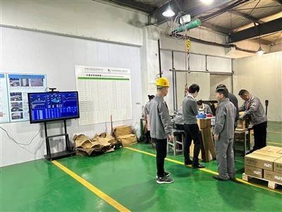 Clienții japonezi vin să ne viziteze compania